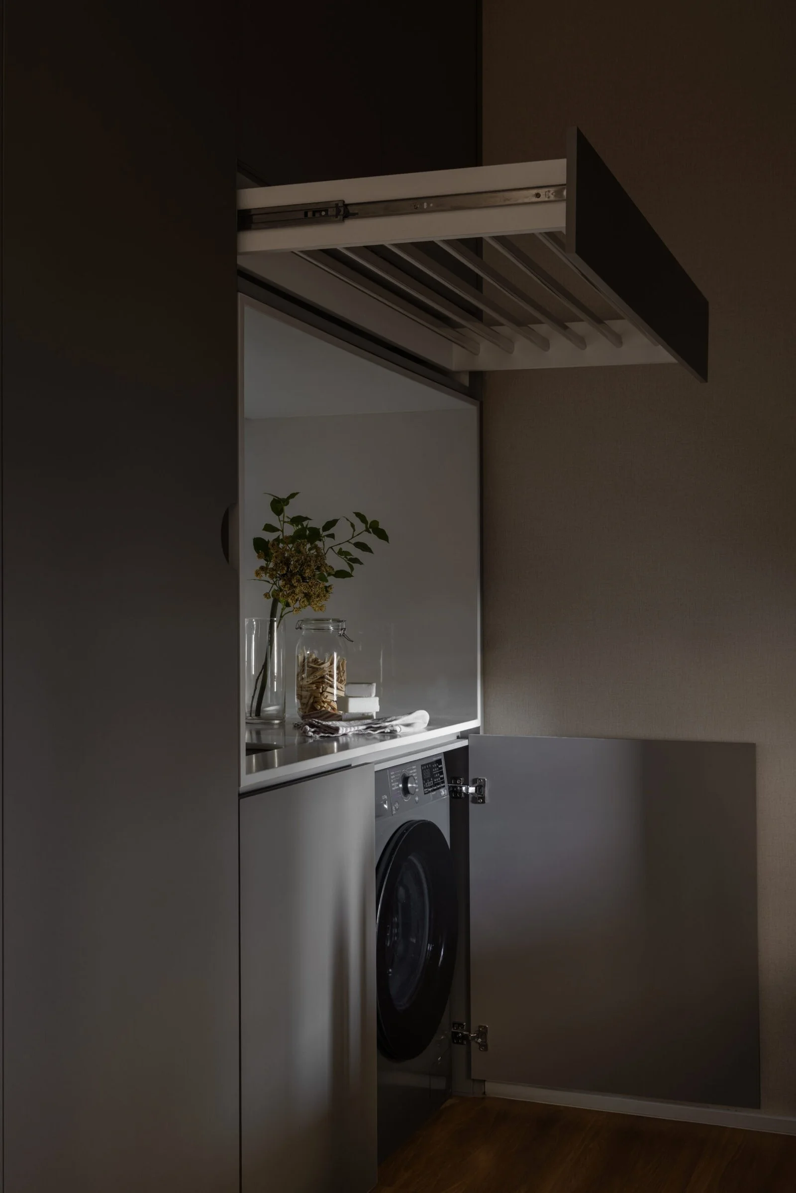 Lavanderia integrada à marcenaria — Duplex VOX, VK Arquitetos