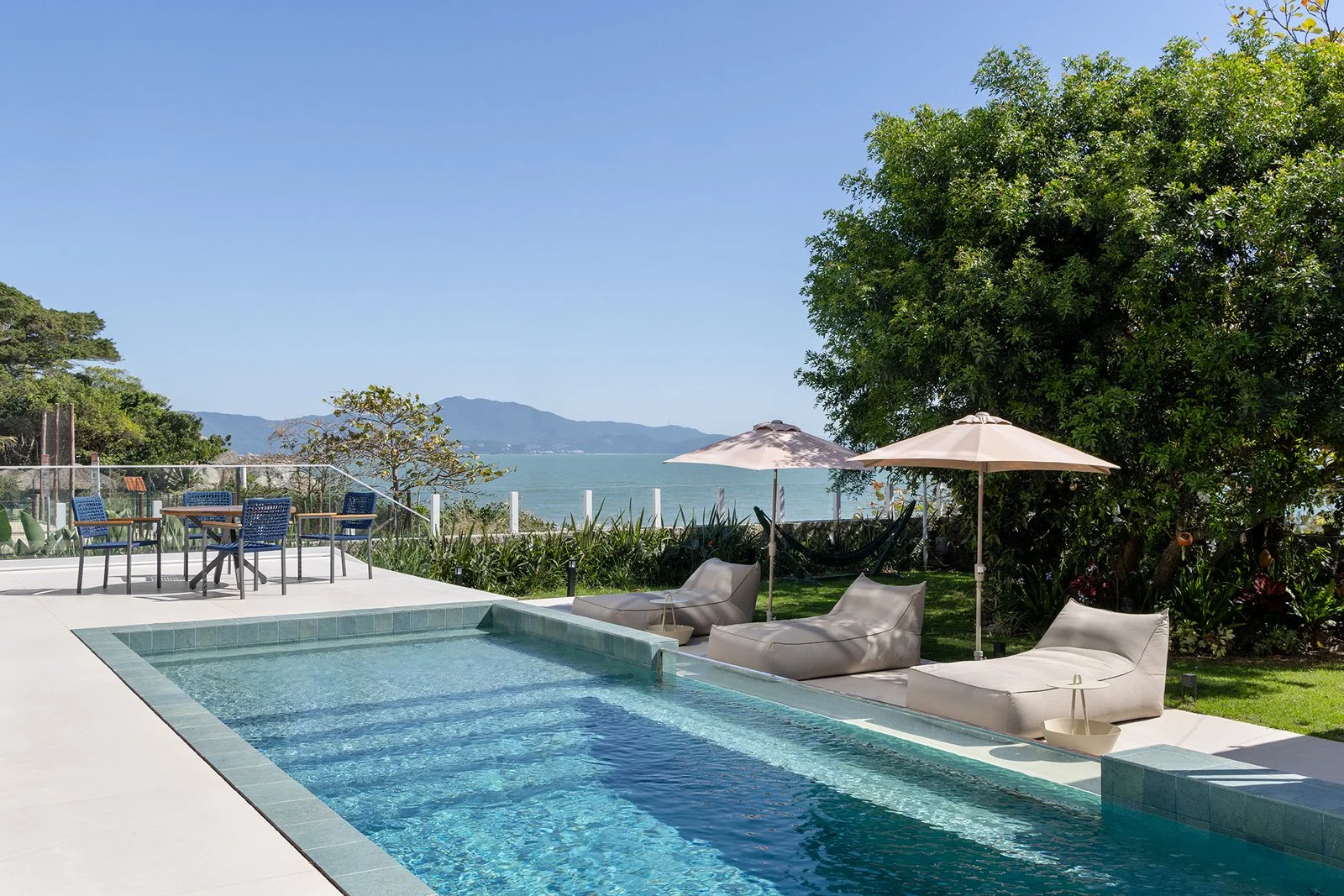 Piscina de frente para o mar — Área Comum Villa Dell’Acqua, VK Arquitetos